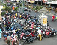 127-malioboro-streetde-levendige-hoofdstraat-van-yogya